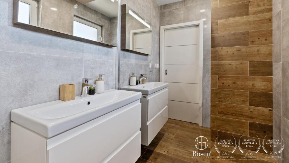 PREDANÉ na prvej obhliadke - Novostavba -  zariadený 4 izbový rodinný dom, Astrová ulica - Kalinkovo