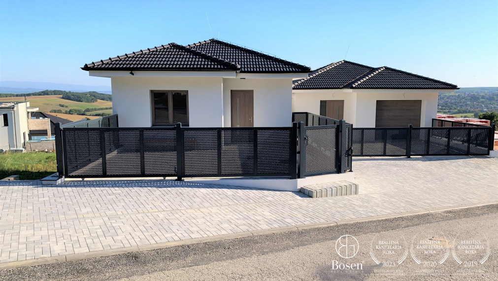 REZERVOVANÝ - 4 izbový dom s garážou a pozemkom 722 m2