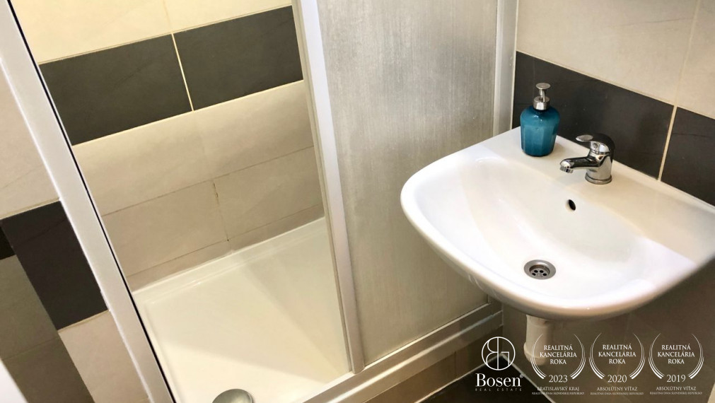 PREDANÉ  -  BOSEN - Zariadený 2 izb. byt v projekte Papaver, Ružinov, 48m2