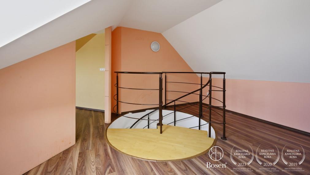 PREDANÉ - 4 izbový mezonet, Kollárova, Senec 115,5 m2