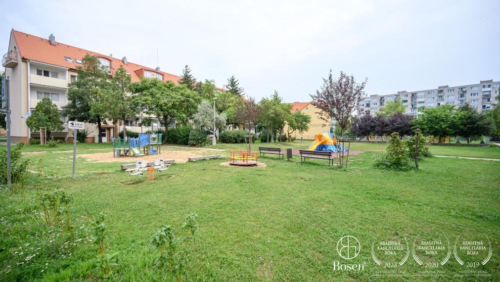 PREDANÉ - 4 izbový mezonet, Kollárova, Senec 115,5 m2