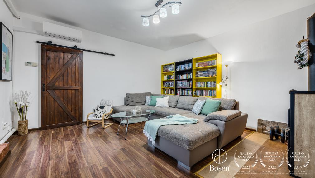 PREDANÉ - 3 izbový slnečný dom 1406m2, Jelka