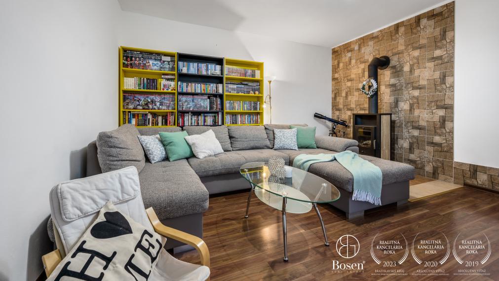 PREDANÉ - 3 izbový slnečný dom 1406m2, Jelka