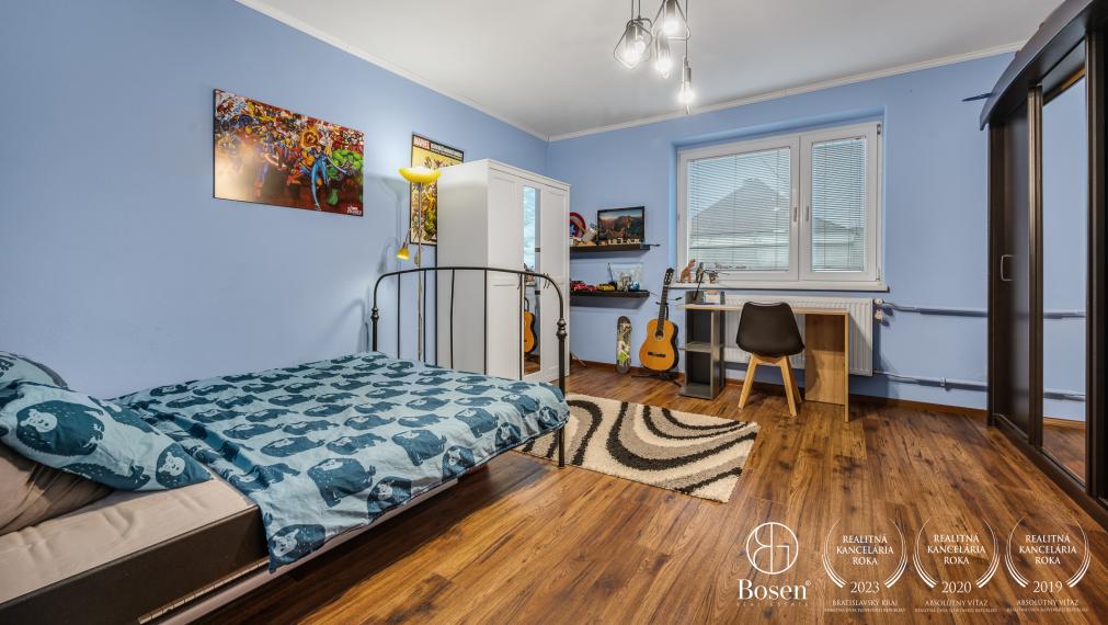 PREDANÉ - 3 izbový slnečný dom 1406m2, Jelka