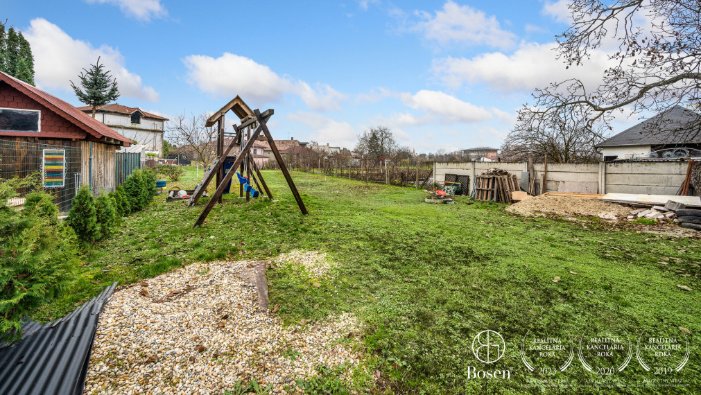 PREDANÉ - 3 izbový slnečný dom 1406m2, Jelka