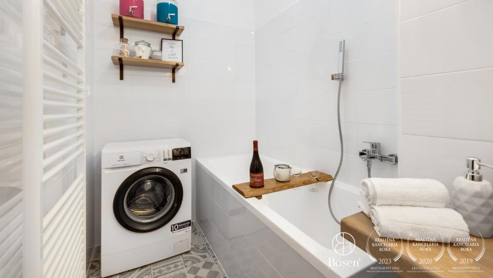 PREDANÉ - BOSEN | 1,5 izbový byt na predaj Slovenský Grob