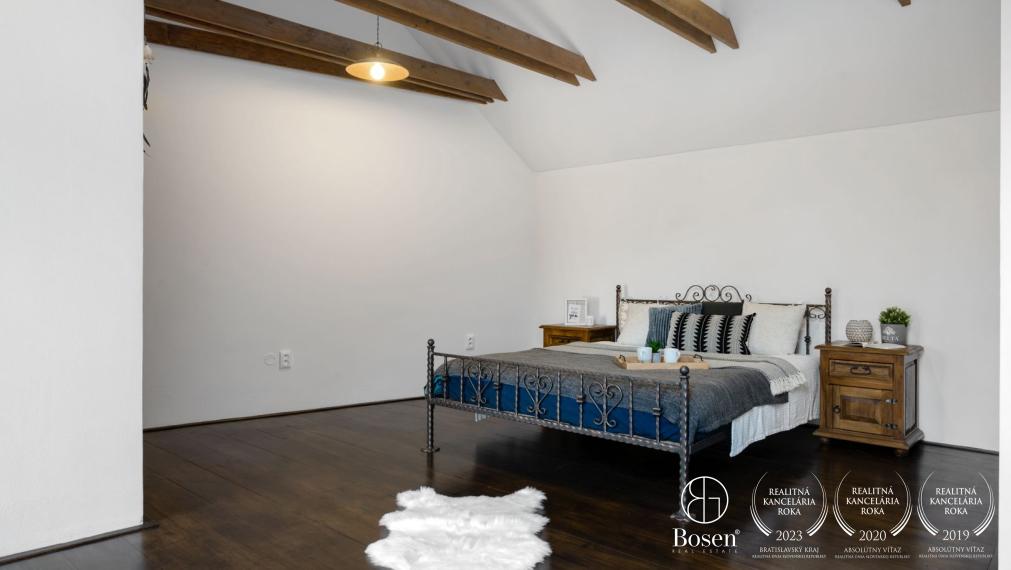 PREDANÉ - BOSEN | Rodinný dom v historickom centre, Svätý Jur