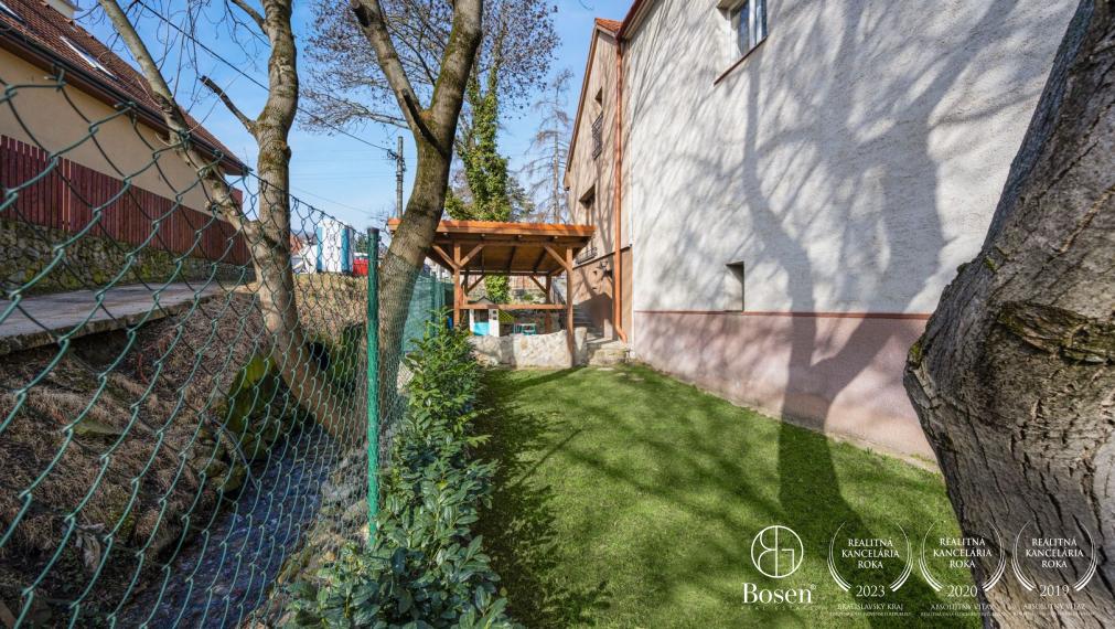 PREDANÉ - BOSEN | Rodinný dom v historickom centre, Svätý Jur