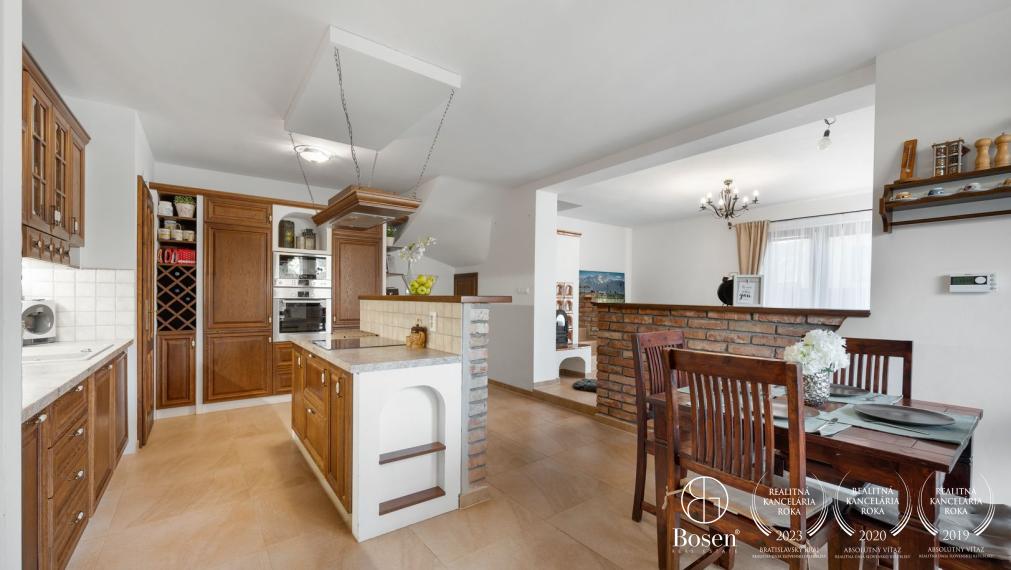 PREDANÉ - BOSEN | Rodinný dom v historickom centre, Svätý Jur