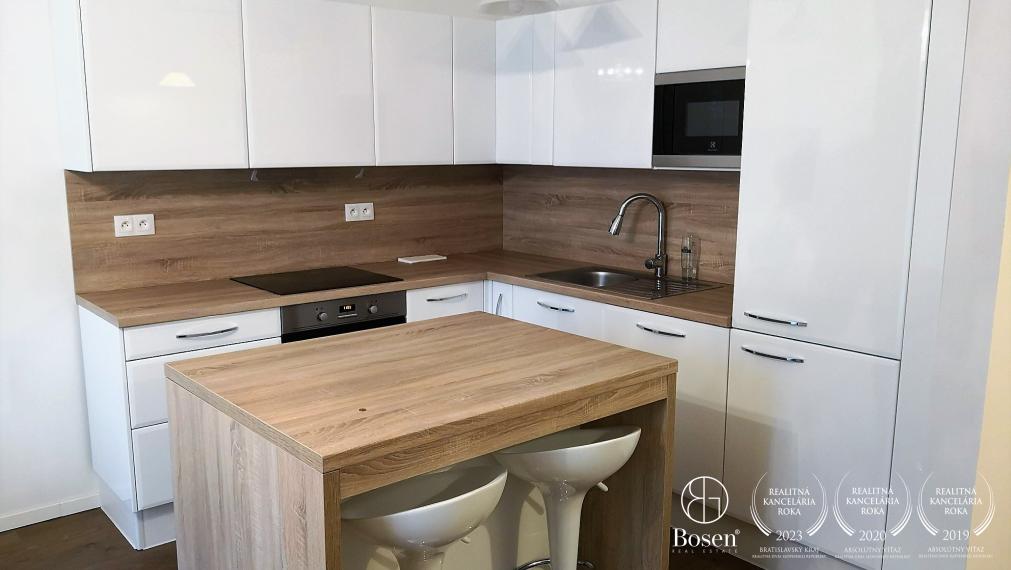 Rovinka, 3 izbový byt ihneď voľný