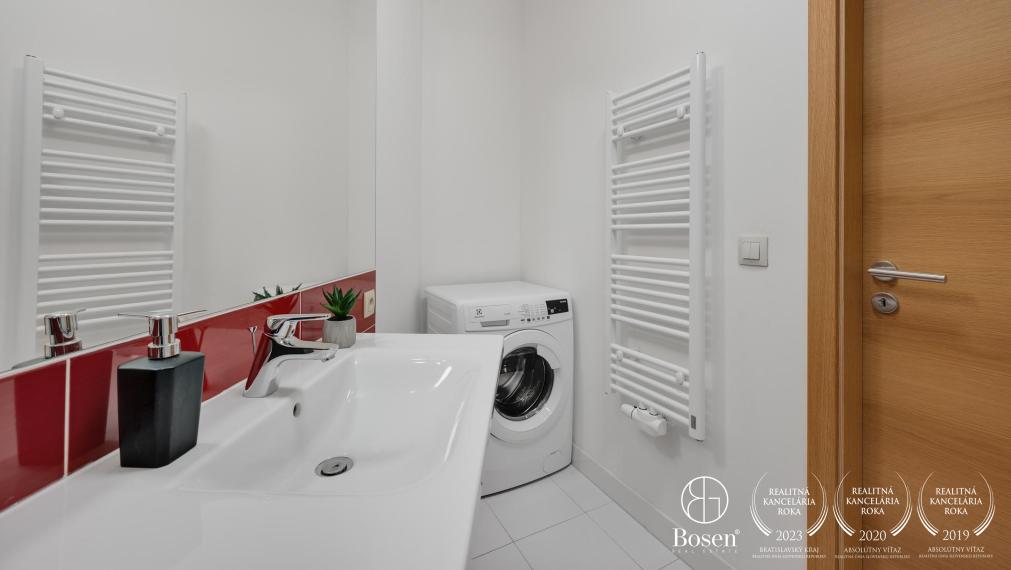 BOSEN | PREDANÉ: PANORAMA CITY: 3 izbový byt na 17. poschodí, Staré Mesto, 92 m2