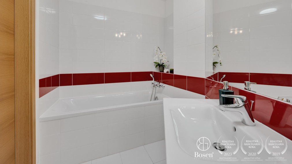 BOSEN | PREDANÉ: PANORAMA CITY: 3 izbový byt na 17. poschodí, Staré Mesto, 92 m2