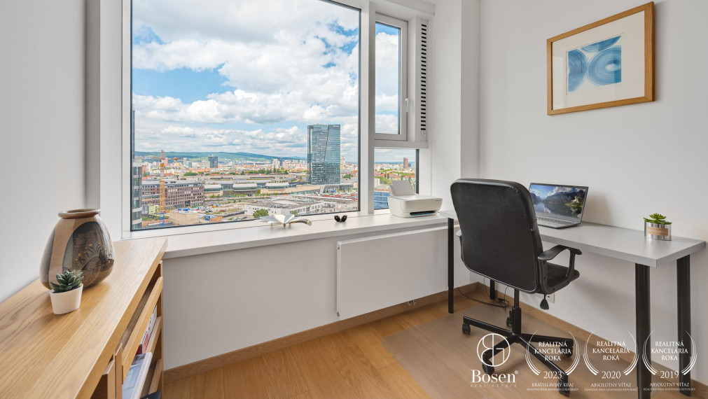 BOSEN | PREDANÉ: PANORAMA CITY: 3 izbový byt na 17. poschodí, Staré Mesto, 92 m2