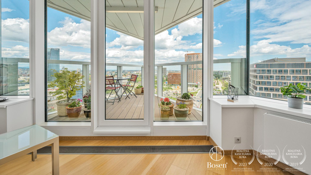 BOSEN | PREDANÉ: PANORAMA CITY: 3 izbový byt na 17. poschodí, Staré Mesto, 92 m2