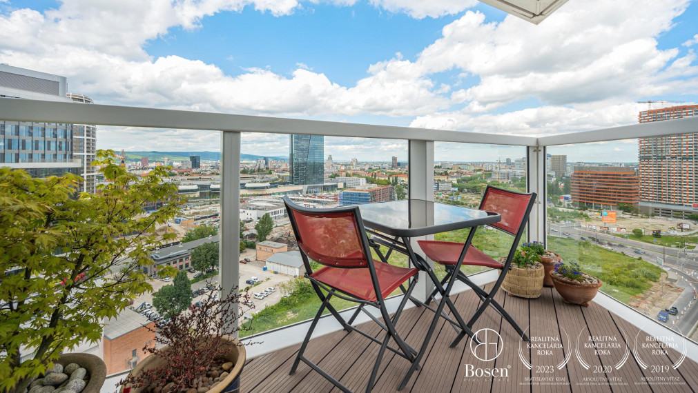 BOSEN | PREDANÉ: PANORAMA CITY: 3 izbový byt na 17. poschodí, Staré Mesto, 92 m2