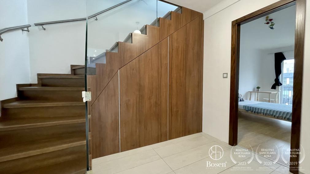 Prenajaté - BOSEN | slnečný 3 izbový strešný mezonet