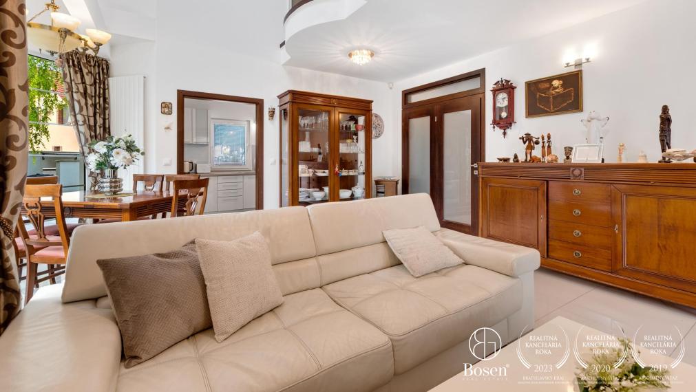 PREDANÉ | BOSEN | Nadštandardný 5 izb. RD so zimnou záhradou a bazénom, Kvetná, Dunajská Lužná