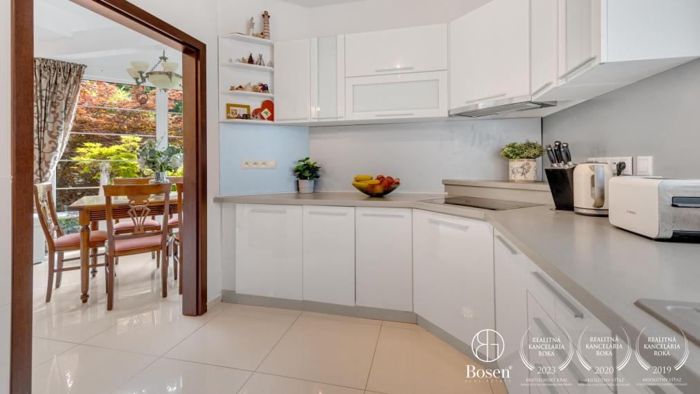 PREDANÉ | BOSEN | Nadštandardný 5 izb. RD so zimnou záhradou a bazénom, Kvetná, Dunajská Lužná