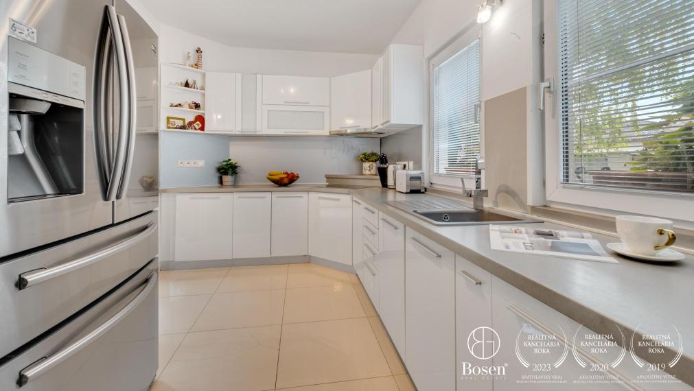 PREDANÉ | BOSEN | Nadštandardný 5 izb. RD so zimnou záhradou a bazénom, Kvetná, Dunajská Lužná