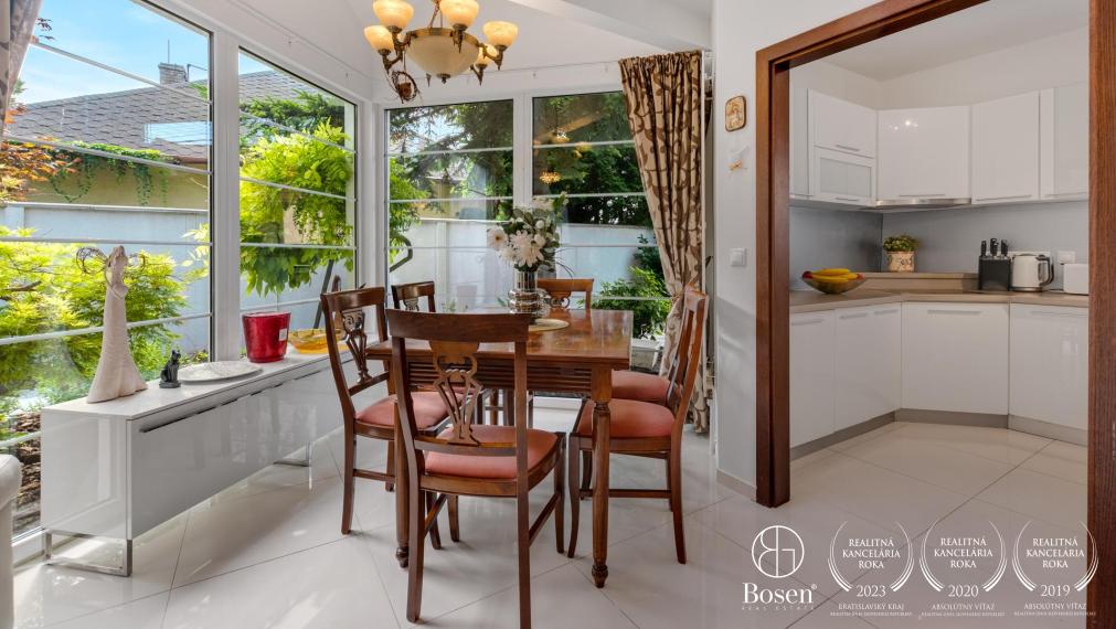 PREDANÉ | BOSEN | Nadštandardný 5 izb. RD so zimnou záhradou a bazénom, Kvetná, Dunajská Lužná