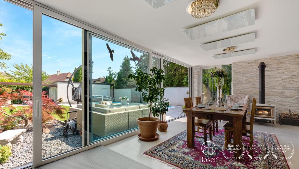 PREDANÉ | BOSEN | Nadštandardný 5 izb. RD so zimnou záhradou a bazénom, Kvetná, Dunajská Lužná