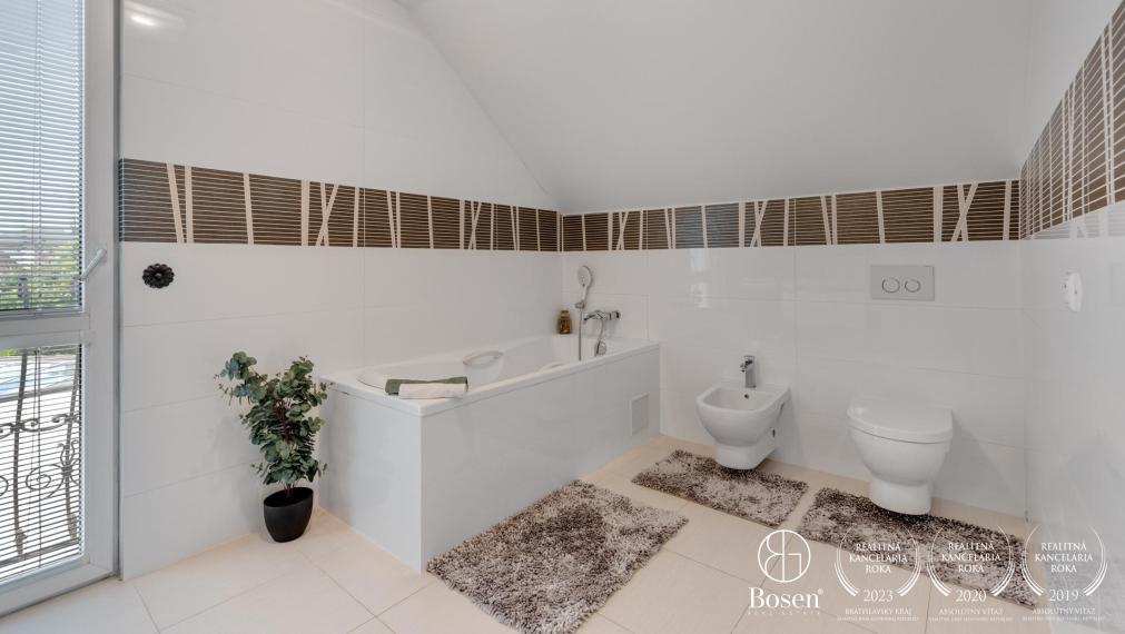 PREDANÉ | BOSEN | Nadštandardný 5 izb. RD so zimnou záhradou a bazénom, Kvetná, Dunajská Lužná