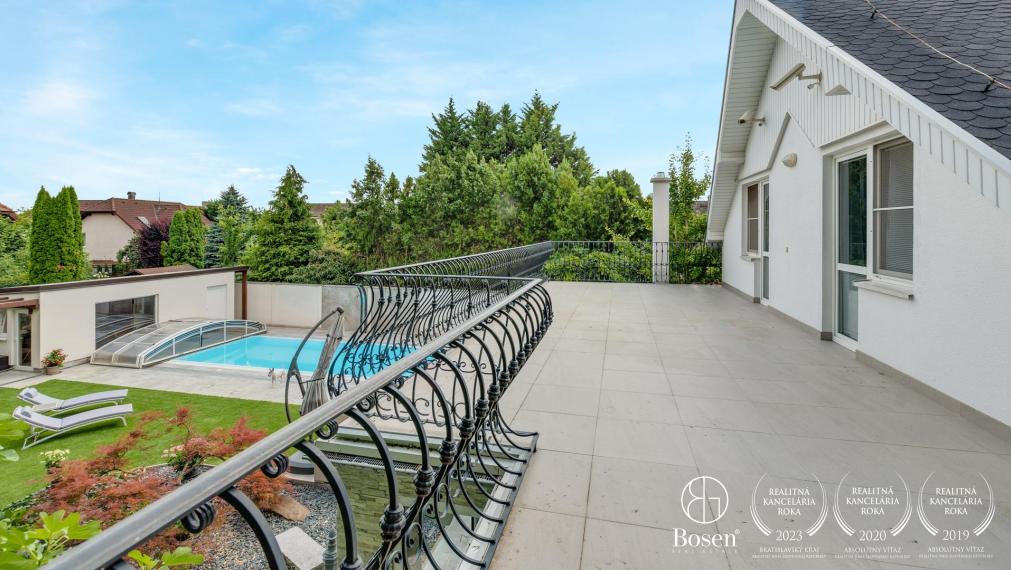 PREDANÉ | BOSEN | Nadštandardný 5 izb. RD so zimnou záhradou a bazénom, Kvetná, Dunajská Lužná