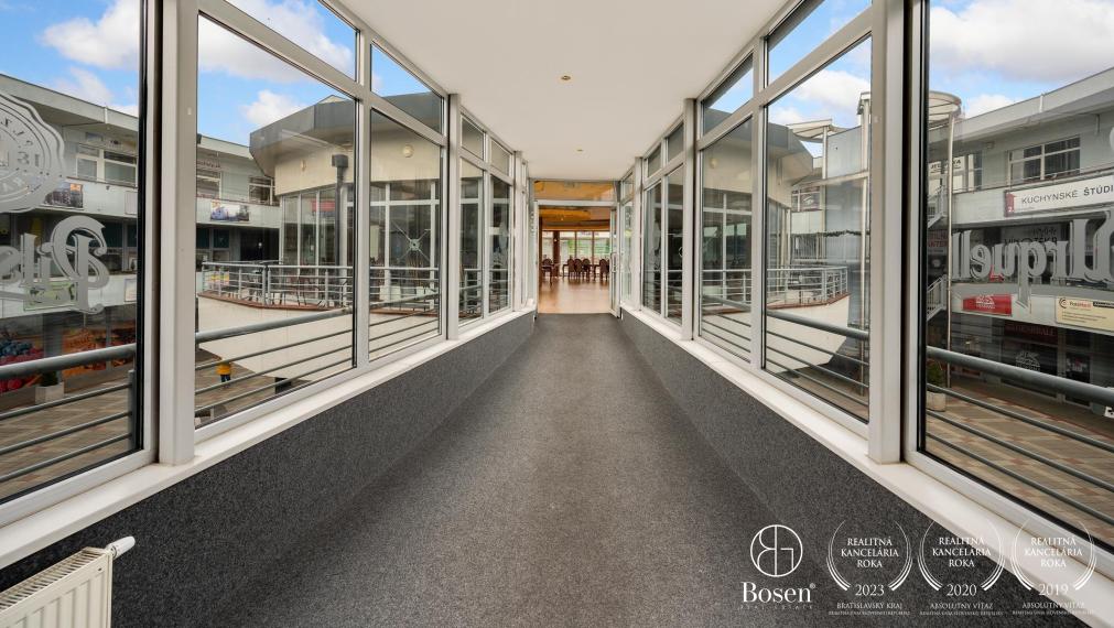 BOSEN | !!BEZ ODSTUPNÉHO!! odstúpenie kompletne zariadenej reštaurácie . Hálkova, Nové Mesto 876m2