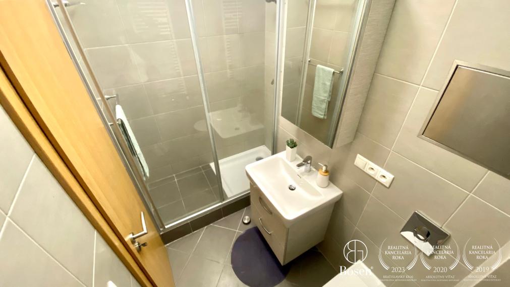 PRENAJATÉ BOSEN |  Veľkorysý 3,5 i byt, Záhradnícka, Staré Mesto, 92 m2