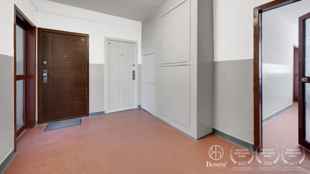 BOSEN | REZERVOVANÝ 3 izbový byt s loggiou, kompletná rekonštrukcia, Petržalka, 69 m2