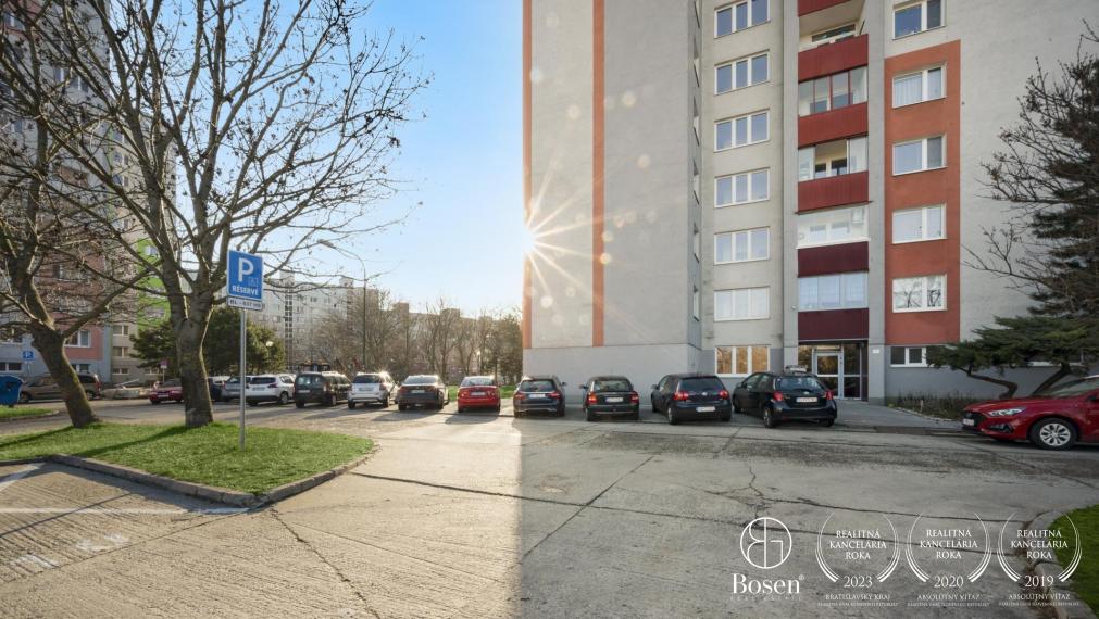 BOSEN | REZERVOVANÝ 3 izbový byt s loggiou, kompletná rekonštrukcia, Petržalka, 69 m2