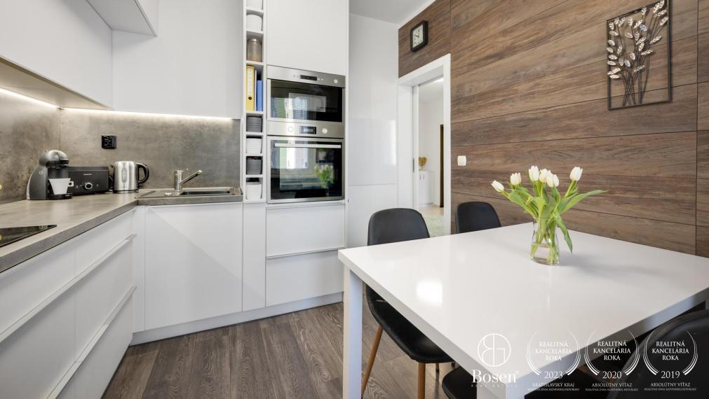 BOSEN | REZERVOVANÝ 3 izbový byt s loggiou, kompletná rekonštrukcia, Petržalka, 69 m2