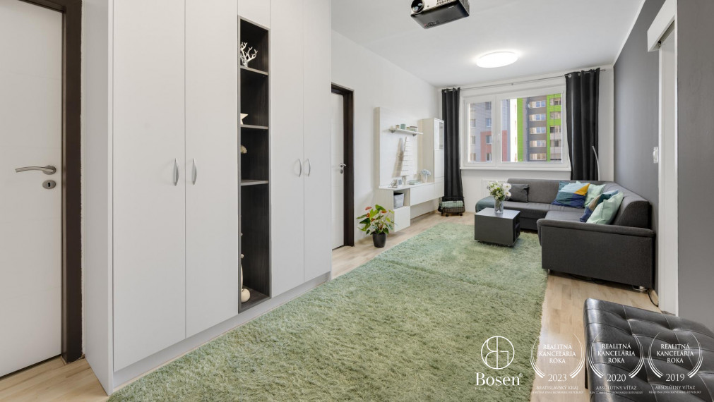 BOSEN | REZERVOVANÝ 3 izbový byt s loggiou, kompletná rekonštrukcia, Petržalka, 69 m2