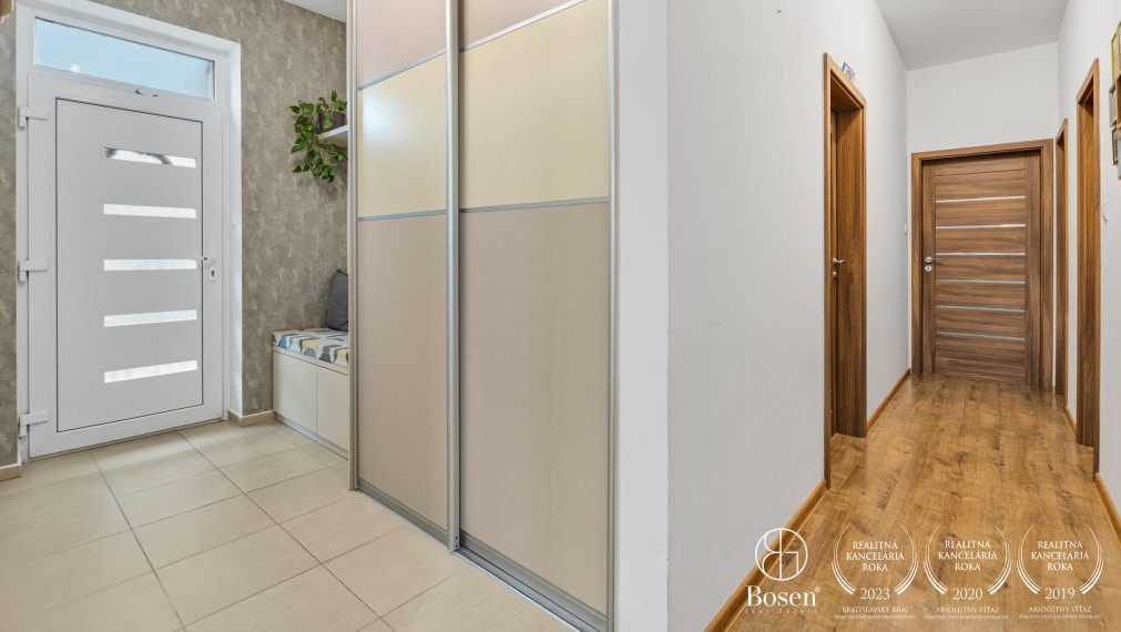 PREDANÉ - BOSEN | 3 izbový byt so záhradou a terasou, Veľký Biel