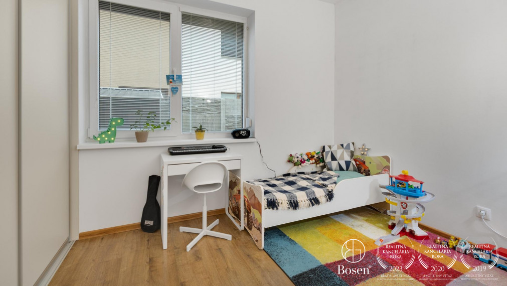 PREDANÉ - BOSEN | 3 izbový byt so záhradou a terasou, Veľký Biel