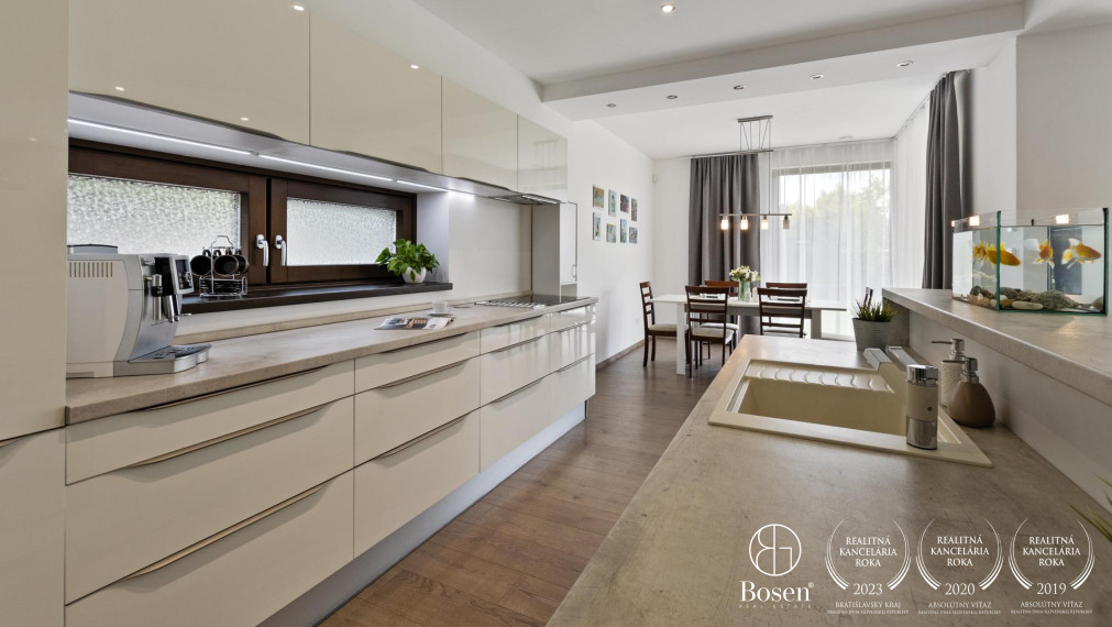 BOSEN | Moderný 8 izbový rodinný dom, Trnavská, Bernolákovo, 326 m2