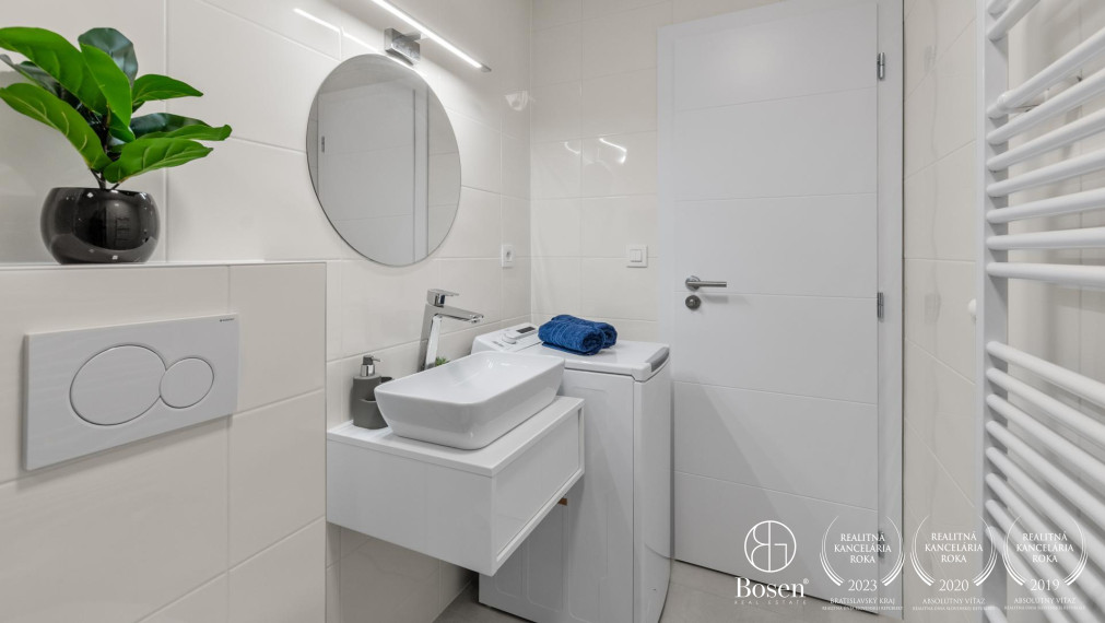 BOSEN | Prenájom 2 izbový byt s predzáhradkou a parkovacím miestom ,,B1'' na ulici Karpatská, Bratislava - Staré Mesto