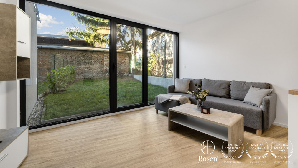 BOSEN | Prenájom 2 izbový byt s predzáhradkou a parkovacím miestom, Karpatská ulica, Bratislava - Staré Mesto