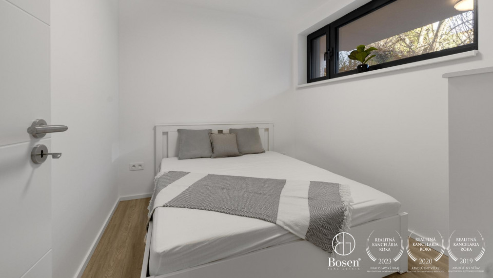 BOSEN | Prenájom 2 izbový byt s predzáhradkou a parkovacím miestom, Karpatská ulica, Bratislava - Staré Mesto