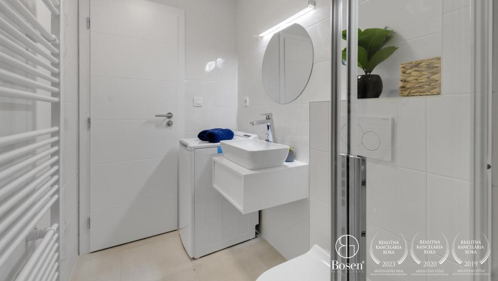 BOSEN | Prenájom 2 izbový byt s predzáhradkou a parkovacím miestom, Karpatská ulica, Bratislava - Staré Mesto