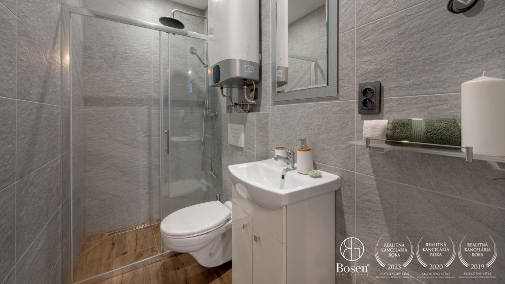 PREDANÉ BOSEN | Dva 1 izbové byty, Staré Mesto - Palisády