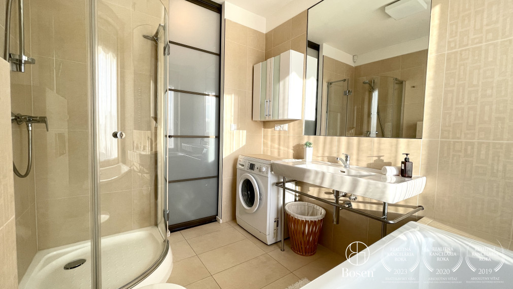 PRENAJATÉ | BOSEN | 2 izbový mezonet s terasou na ulici Ursínyho, Bratislava – m.č. Nové mesto