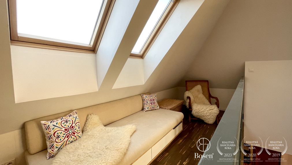 PRENAJATÉ | BOSEN | 2 izbový mezonet s terasou na ulici Ursínyho, Bratislava – m.č. Nové mesto