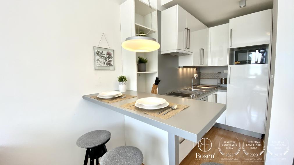 PRENAJATÉ BOSEN | Slnečný 2i byt na Záhradníckej ulici, Staré Mesto