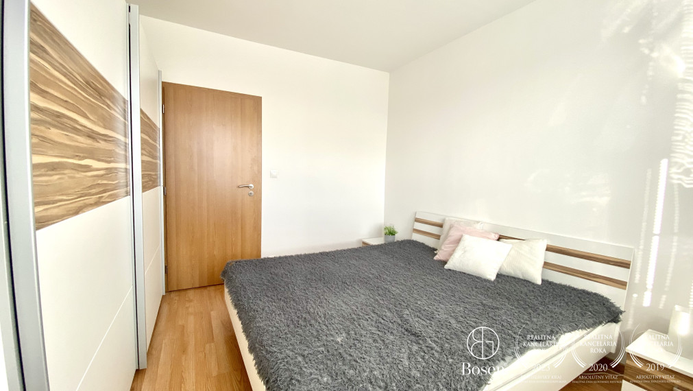 PRENAJATÉ BOSEN | Slnečný 2i byt na Záhradníckej ulici, Staré Mesto