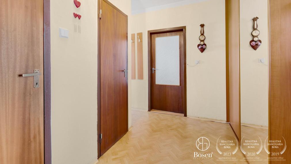 REZERVOVANÉ | 4 izb. priestranný slnečný byt s loggiou, Rajčianska, 82 m2