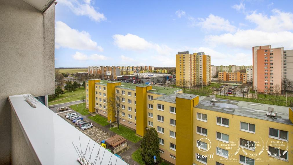 REZERVOVANÉ | 4 izb. priestranný slnečný byt s loggiou, Rajčianska, 82 m2