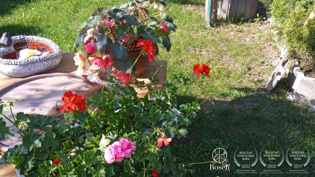 REZERVOVANÉ | Záhradná chata v Bratislave vo vlastníctve, Rača, Žabí majer, 300 m2