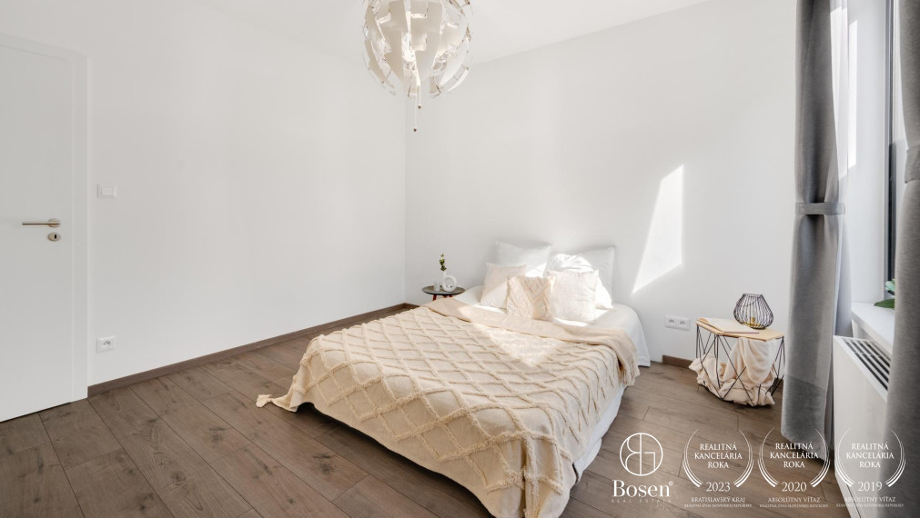 REZERVOVANÝ | Priestranný 2 izb.byt s predzáhradkou v projekte Na Piesku, Ružinov, 145 m2