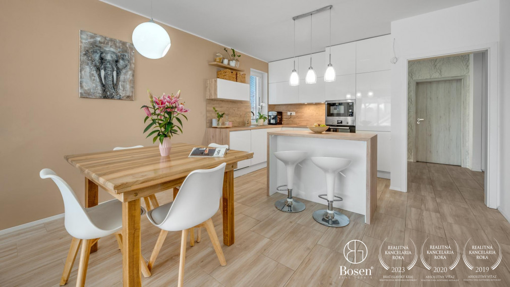 BOSEN | 3 izbový byt v dvojdome s garážou